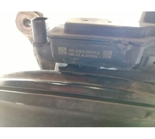 Кулак задний левый