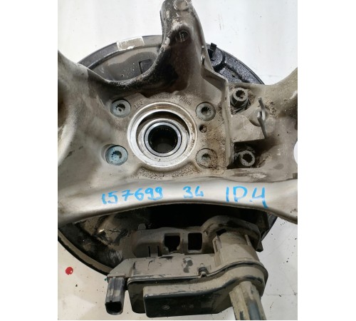 Кулак задний левый