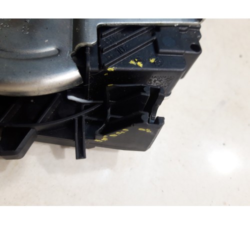 Замок двери (задний, левый)