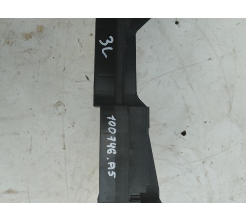 Крепление электропроводки предохранителей реле заднее левое