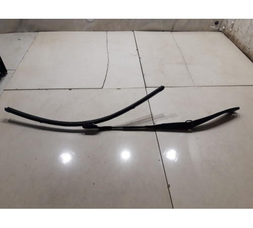 Поводок стеклоочистителя(левый)