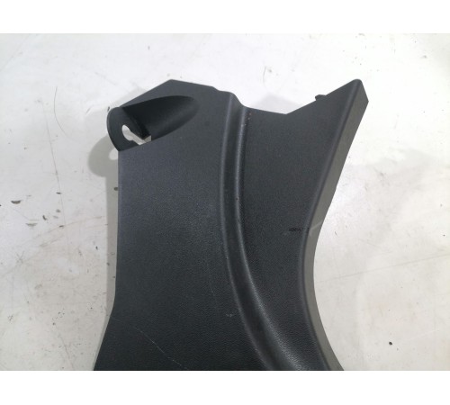 Накладка передней стойки правая нижняя