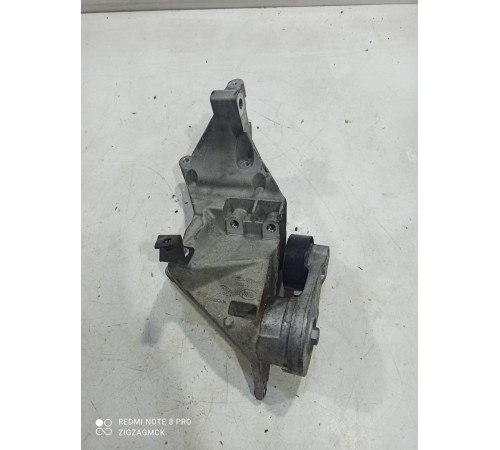 Кронштейн(крепление) генератора