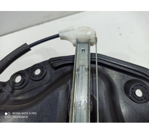 Стеклоподъемник (задний левый)