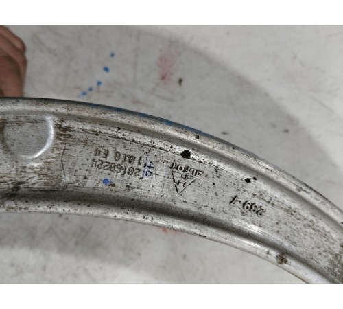 Рычаг подвески (передний правый верхний)