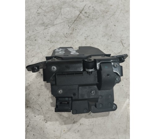 Замок крышки багажника