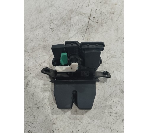 Замок крышки багажника