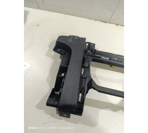 Накладка торпедо центральная нижняя