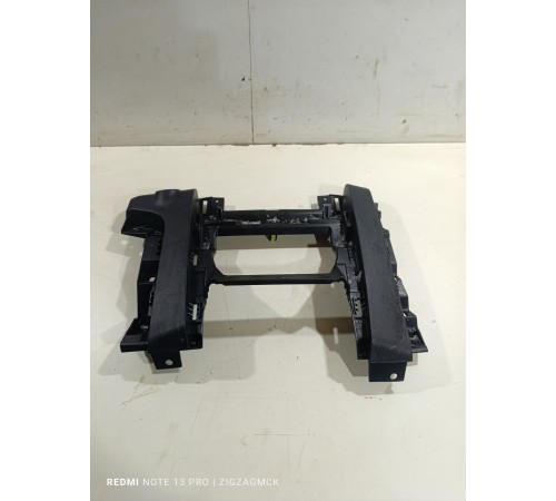 Накладка торпедо центральная нижняя