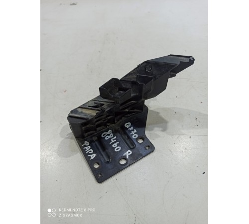 Кронштейн(крепление) фары передний правый