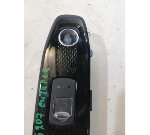 Плафон подсветки салона