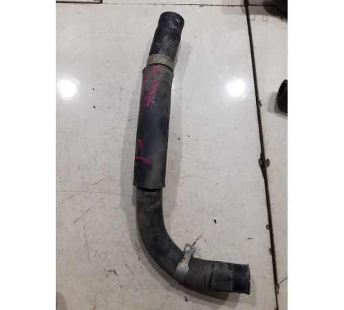 Патрубок системы охлаждения