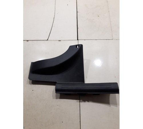 Накладка порога (задняя правая)