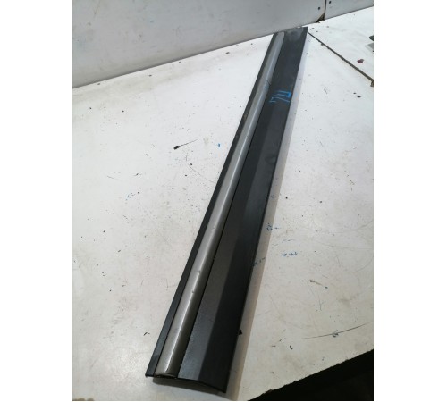 Накладка двери передняя левая нижняя