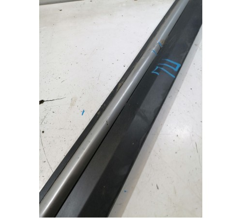 Накладка двери передняя левая нижняя