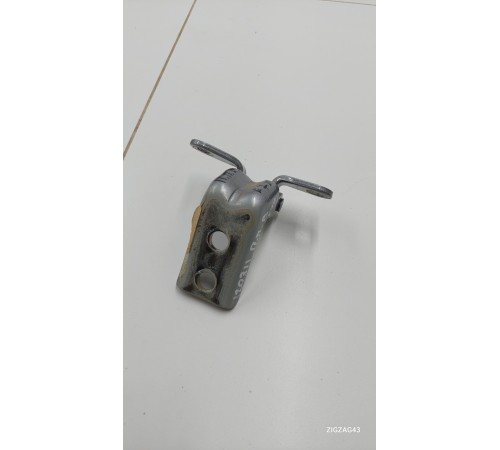 Петля двери передняя правая верхняя