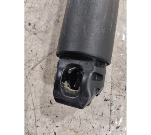 Амортизатор крышки багажника левый