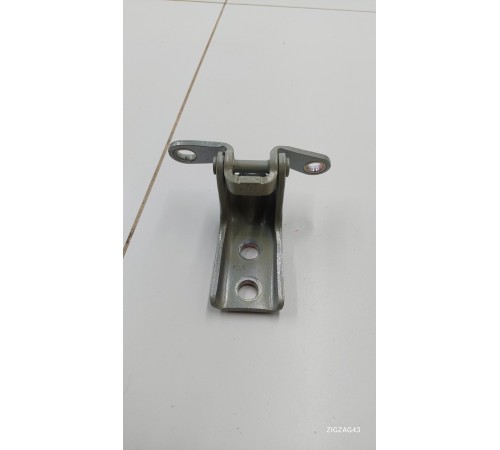 Петля двери передняя правая верхняя