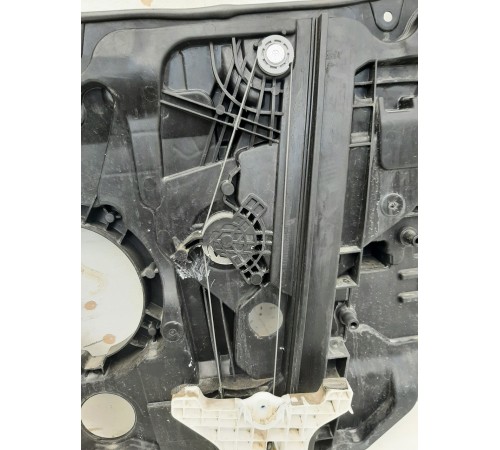 Стеклоподъемник (задний левый)