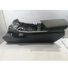 Центральная консоль с подлокотником