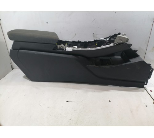 Центральная консоль с подлокотником