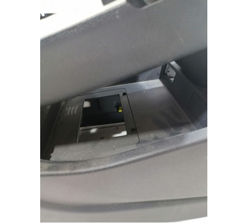 Центральная консоль с подлокотником