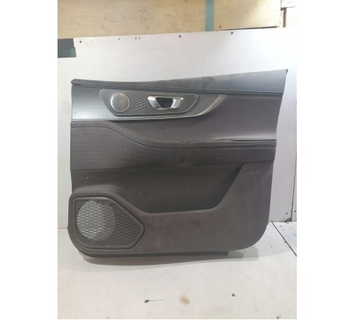 Обшивка двери передняя правая