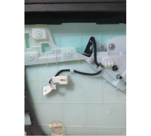 Обшивка двери передняя правая