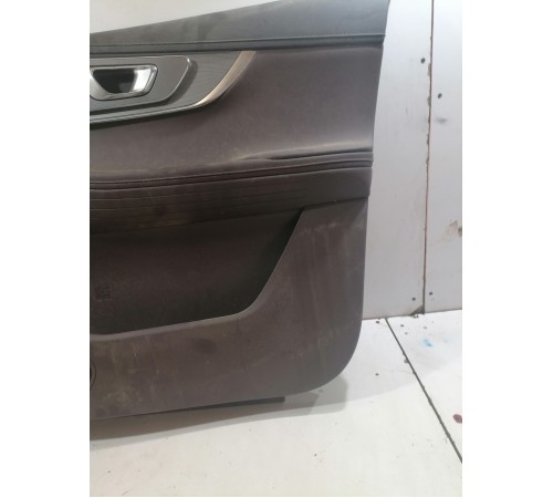Обшивка двери передняя правая