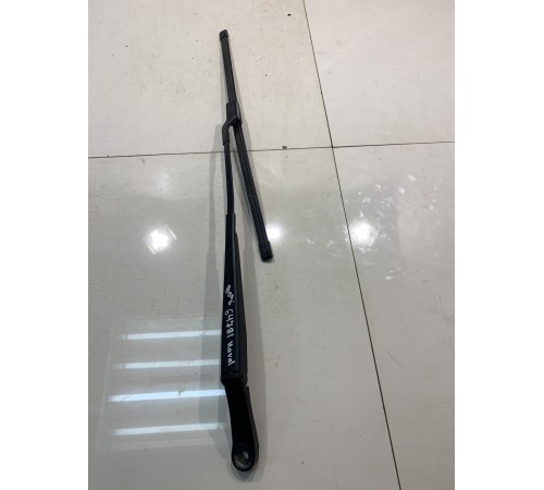 Передний стеклоочиститель (водительский)