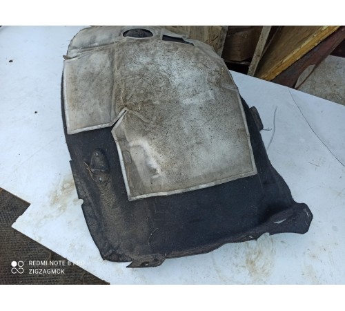 Подкрылок передний левый