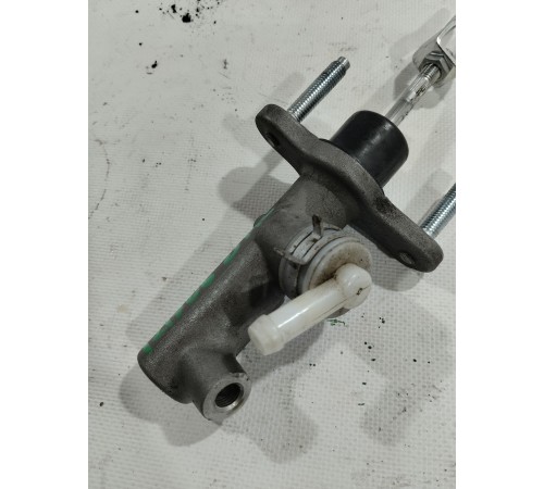 Цилиндр сцепления главный