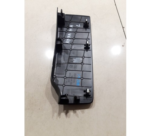 Накладка задней панели левая