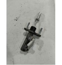 Цилиндр сцепления главный