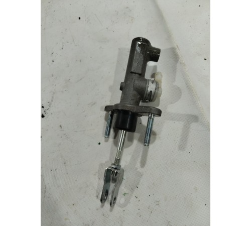 Цилиндр сцепления главный