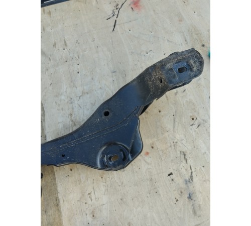 Балка подвески (подрамник) задняя