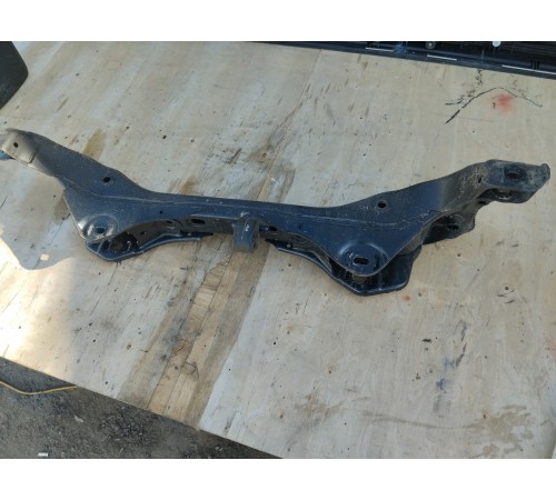 Балка подвески (подрамник) задняя