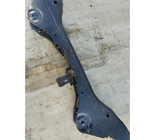 Балка подвески (подрамник) задняя