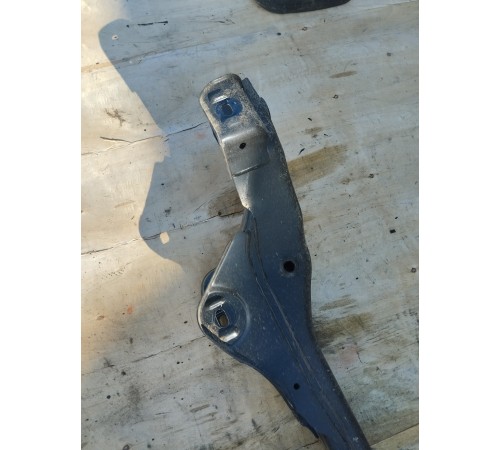 Балка подвески (подрамник) задняя