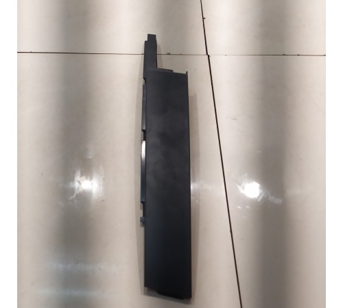 Накладка двери (передняя, правая, наружняя)