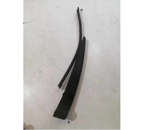 Поводок стеклоочистителя задний