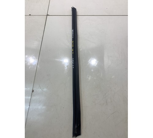 Уплотнитель стекла (задний, правый)