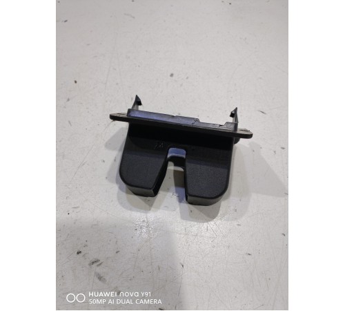 Накладка замка багажника