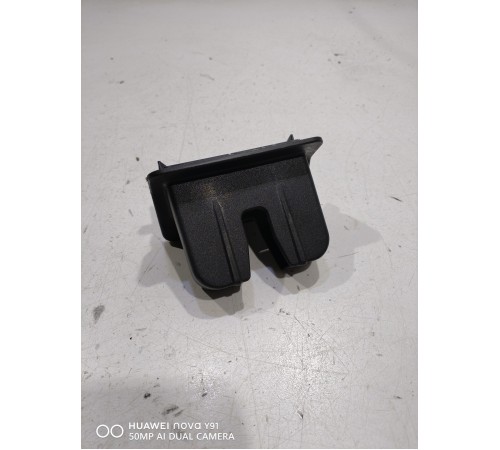 Накладка замка багажника