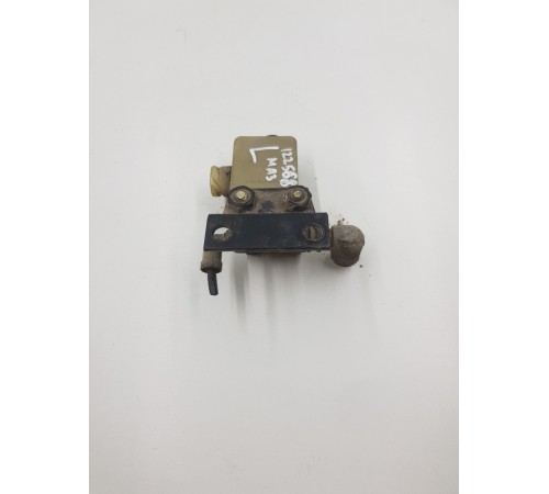 Клапан тормозной системы левый