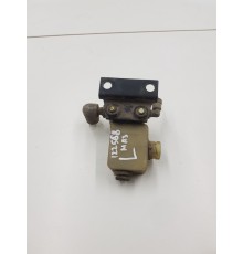 Клапан тормозной системы левый