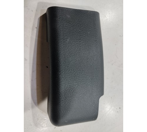 Накладка крепления сиденья задняя правая