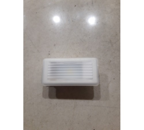 Плафон внутреннего освещения салона