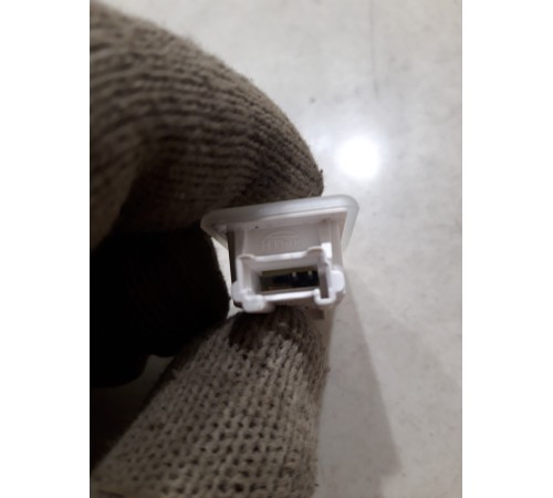 Плафон внутреннего освещения салона