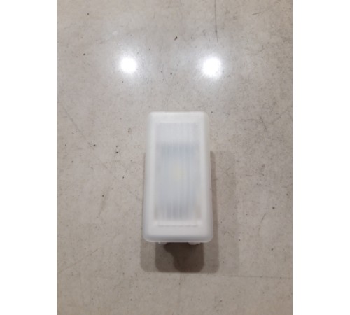 Плафон внутреннего освещения салона